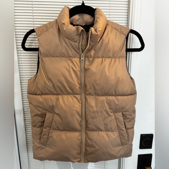 Old Navy puffer vest size 8 - Picture 3 of 4
